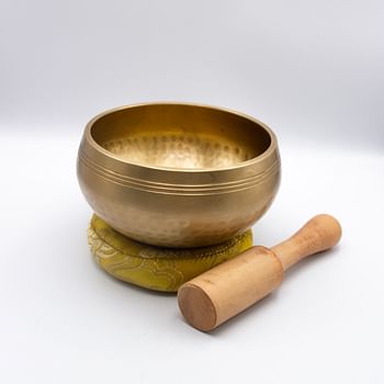 Shinning Singing Bowl Single Set Handcrafted in Nepal Medium (455 grams) Includes Traditional Wooden Striker and Silk Cushion Ideal for Healing, Mindfulness, Meditation, and Yoga