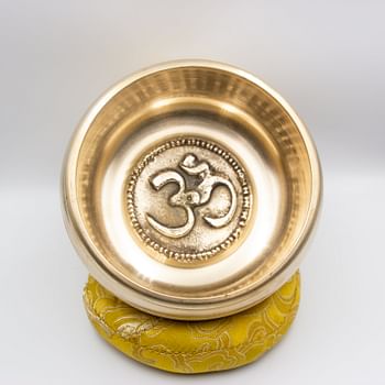 Authentic Himalayan Golden Shinning OM Singing Bowl Single Set Handcrafted in Nepal Medium (403 grams) – Includes Traditional Wooden Striker and Silk Cushion Included – Ideal for Healing, Mindfulness, Meditation, and Yoga