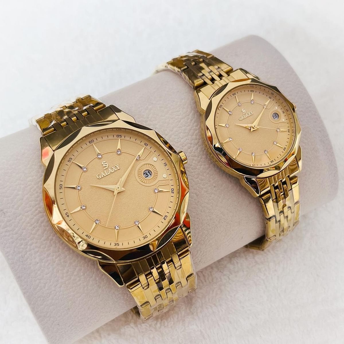 Galaxy 2363 Stailess Steel Water Resistant Analog Couple Watch gold .