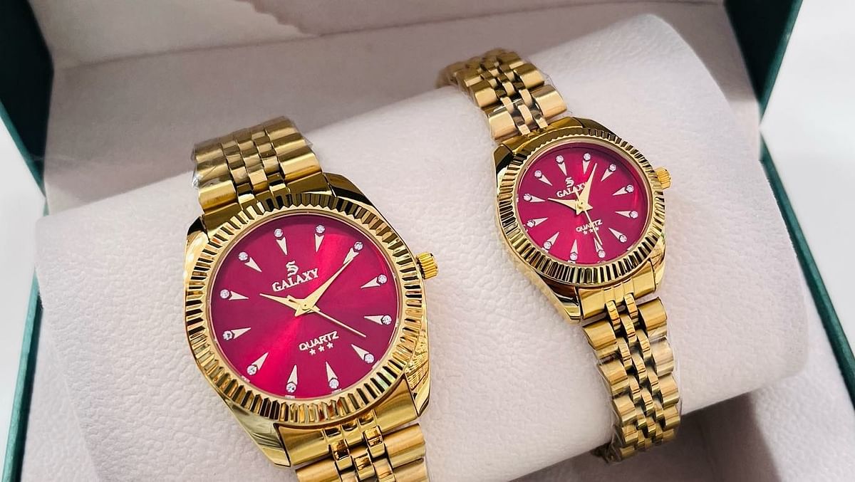 Galaxy Beautiful couple watches Fashion stainless steel chain watches Set of two gold-pink