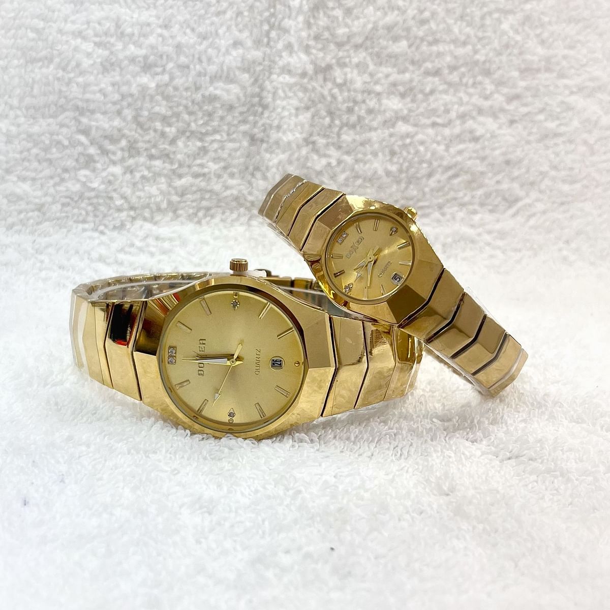 Boxer Waterproof Quartz .Analog Couple Watch Set gold