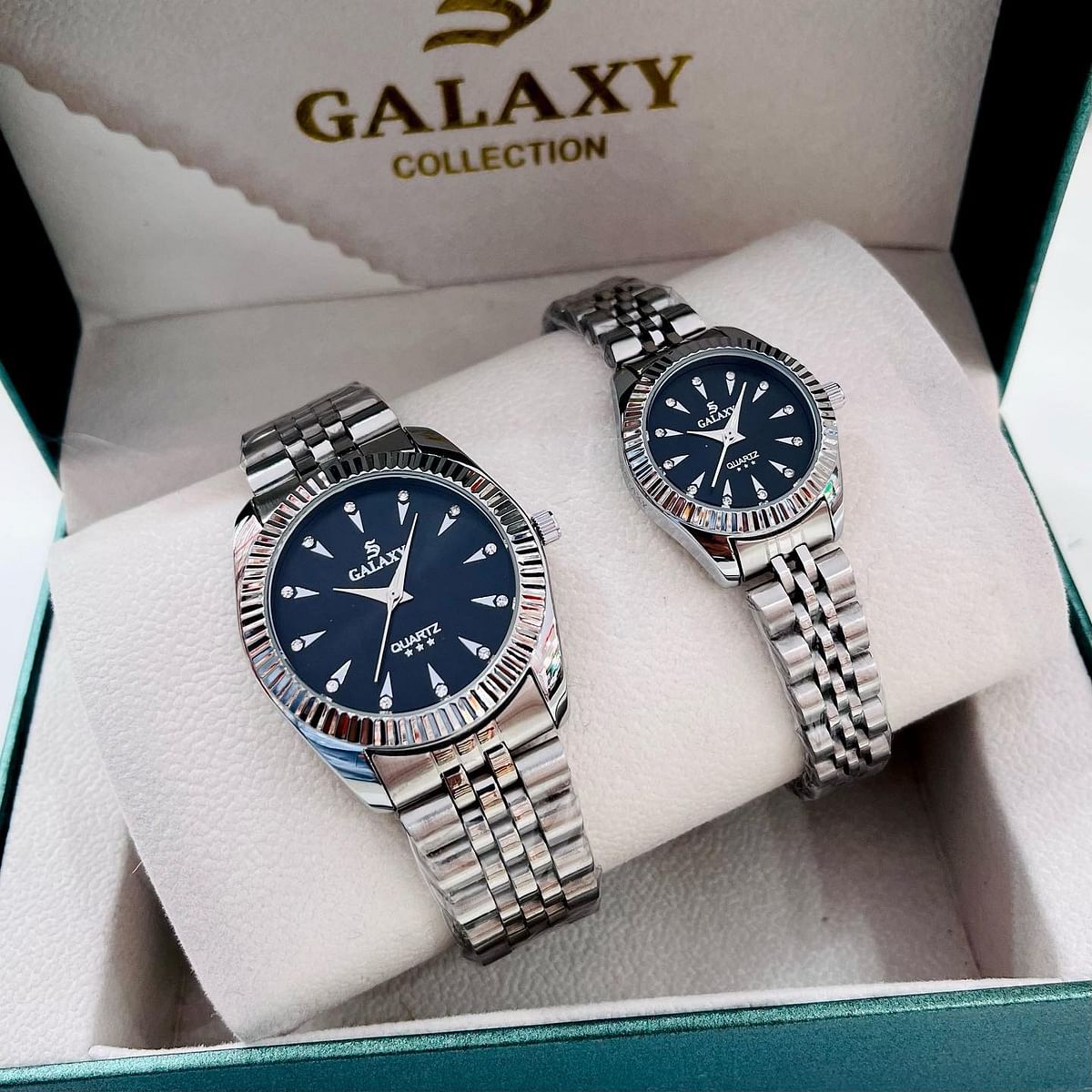 Galaxy Beautiful couple watches Fashion stainless steel chain watches Set of two SILVER