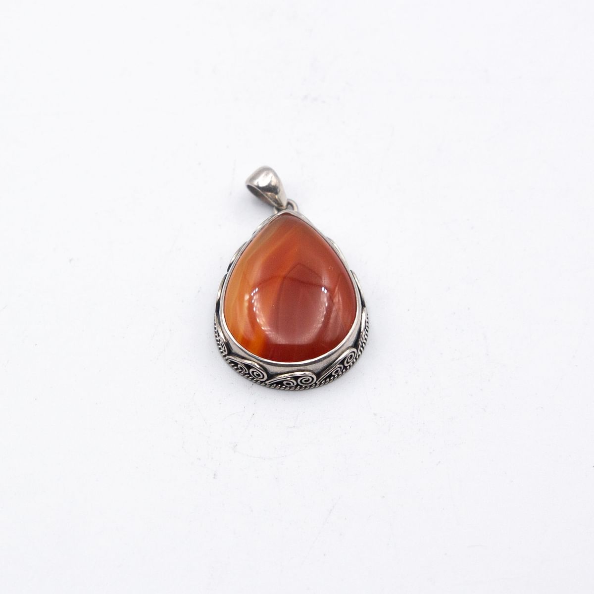 925 Sterling Silver Vintage Real Carnelian Quartz Crystal Pendant Handcrafted from Nepal 13.2 Grams