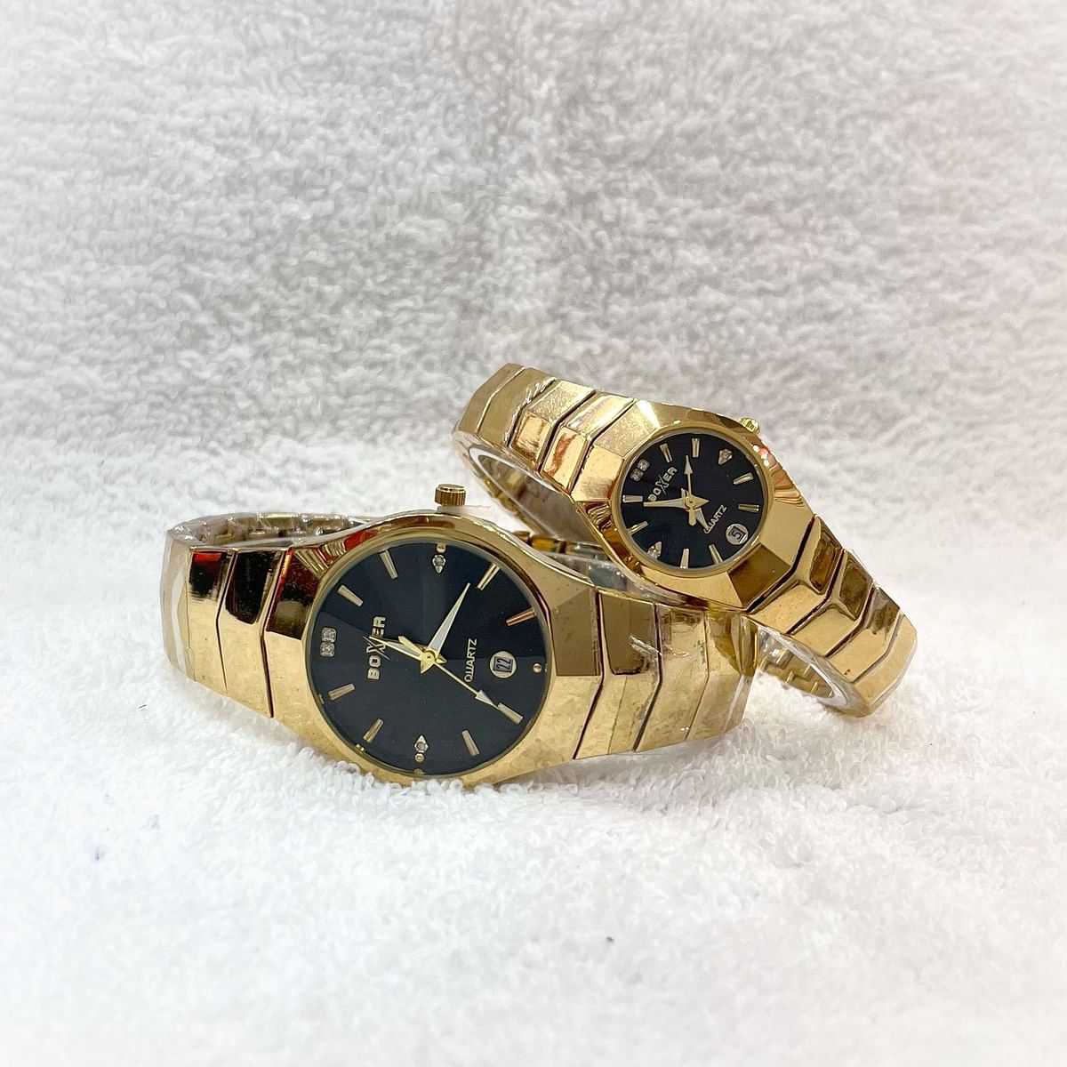 Boxer Waterproof Quartz Analog Couple Watch Set black gold