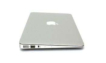 Apple MacBook Air A1465 - 11" - 2011 - Silver - Intel Core i5 1.3 GHz - 4GB RAM - 128 GB SSD - English Keyboard