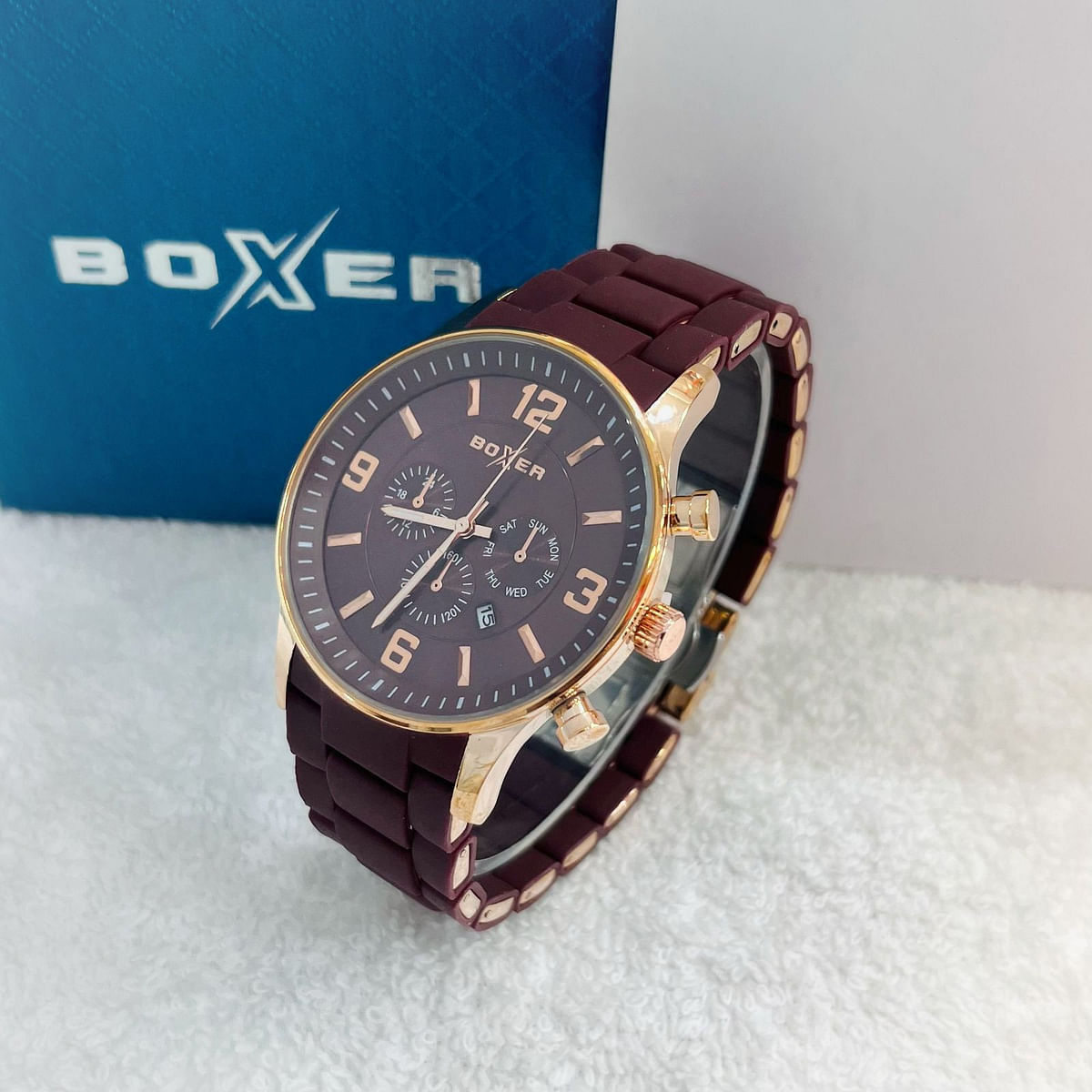 Boxer 070 Men's Stainless Steel Analog Watch / burgundy