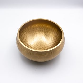 Shinning Singing Bowl Single Set Handcrafted in Nepal Medium (455 grams) Includes Traditional Wooden Striker and Silk Cushion Ideal for Healing, Mindfulness, Meditation, and Yoga