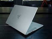 RAZER BLADE 15 MERCURY WHITE RZ09-03135 INTEL Corei7 9th GENERATION 32GB RAM 1TBSSD RTX QUADRO 5000 16GB GRAPHICS 4K TOUCH SCREEN