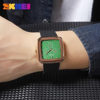 SKMEI Men Watch Fashion Waterproof Silicone Strap Men Quartz Watch 1902 Green / Black