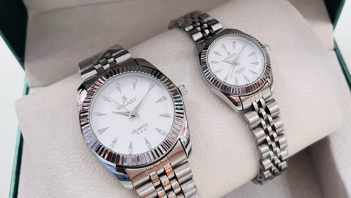 Galaxy Beautiful couple watches Fashion stainless steel silver chain watches Set of two