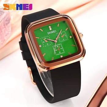 SKMEI Men Watch Fashion Waterproof Silicone Strap Men Quartz Watch 1902 Green / Black