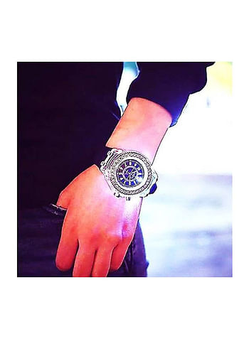 ساعة يد جنيفا بحركة كوارتز وأضواء LED ملونة مقاومة للماء حتى 30 متر - لون أسود