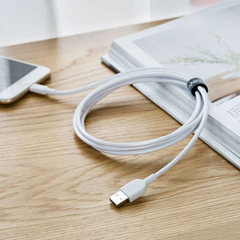 أنكر باورلاين II USB-A كابل مع موصل البرق 6 أقدام A8433H22 - أبيض