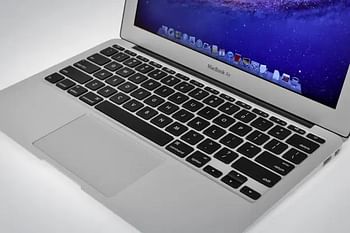 Apple MacBook Air 6,2, A1466 (13-inch, 2013) 1.3GHz , Intel Core i5, 4GB RAM, 128GB SSD, ENG KB- Silver.