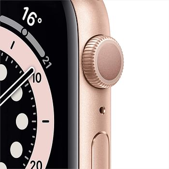 ساعة ابل الاصدار 6 (نظام تحديد المواقع، 40 ملم) - هيكل من الألومنيوم الذهبي مع حزام رياضي باللون الرملي الوردي