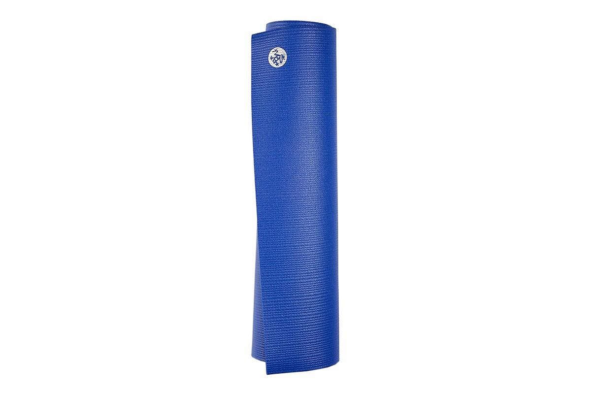 Manduka PRO Yoga Mat – Premium 6mm Thick Mat, High Performance Grip, Ultra Dense Cushioning for Support and Stability in Yoga, Pilates, Gym and Any General Fitness Blue