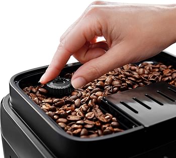 ديلونجي ماكينة تحضير القهوة الاوتوماتيكية بالكامل من ماغنيفيكا ايفو مع مطحنة مدمجة، زر ناعم الملمس للكابتشينو، لاتيه ماكياتو، ماكينة تحضير قهوة اسبريسو، ECAM290.42.TB، تيتانيوم واسود