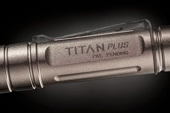 سلسلة مفاتيح SureFire Titan فائقة الحجم LED سلسلة مضيئة