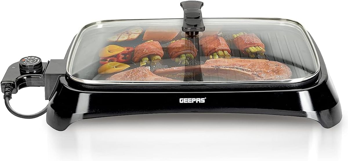 Geepas Gbg63040 1600W Electric Barbeque Grill Adjustable Thermostat Non Stick Smokeless Grill Indoor With Glass Lid Overheat Protection & On Indicator Light, Black