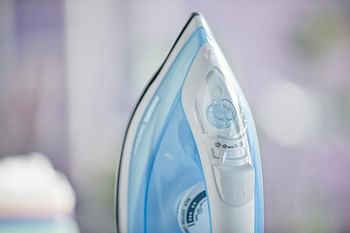 Philips EasySpeed Steam iron GC1740/26,Steam boost up to 90g Non-stick soleplate