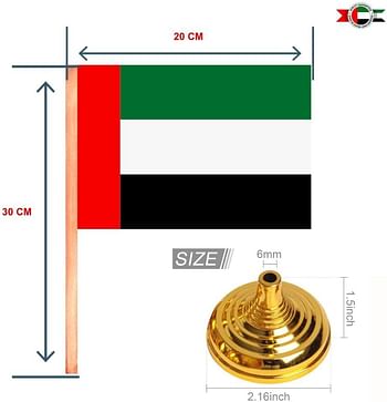 علم دولة الامارات العربية المتحدة على عصا خشبية مع قاعدة بلاستيكية ذهبية اللون (علم 30 سم × 20 سم) للمكتب والمنزل واليوم الوطني والمؤتمرات (قطعة واحدة)