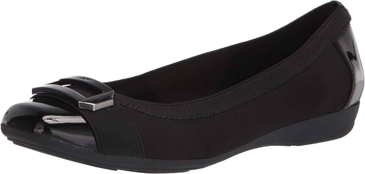 Anne Klein Women's Uplift Ballet Flat 37 EU - Black