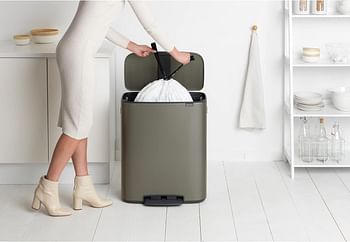 Brabantia Bo Pedal Bin - 60L Inner Bucket (Platinum) Large Waste Kitchen Bin - Soft Closing Lid