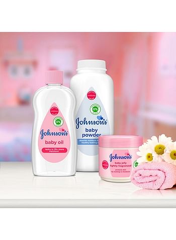 Johnson's Baby Oil Locks In 10X More Moisture 300ML