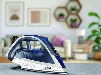 Tefal Ultraglide Anti-Calc Plus Steam Iron, 270 ml, 2800 Watts, Blue / Silver, Plastic / Durilium Airglide, FV5820G0/One size